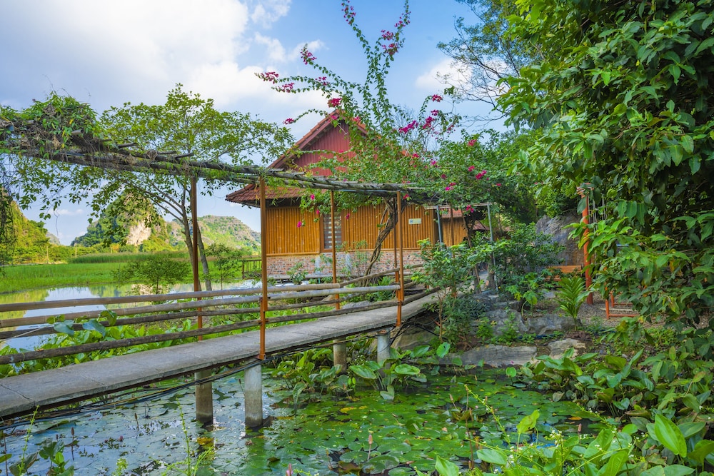 Lotus Field Homestay 40/50