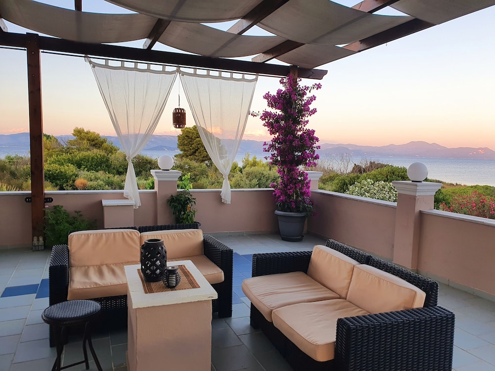 Erofili Hotel 11/36