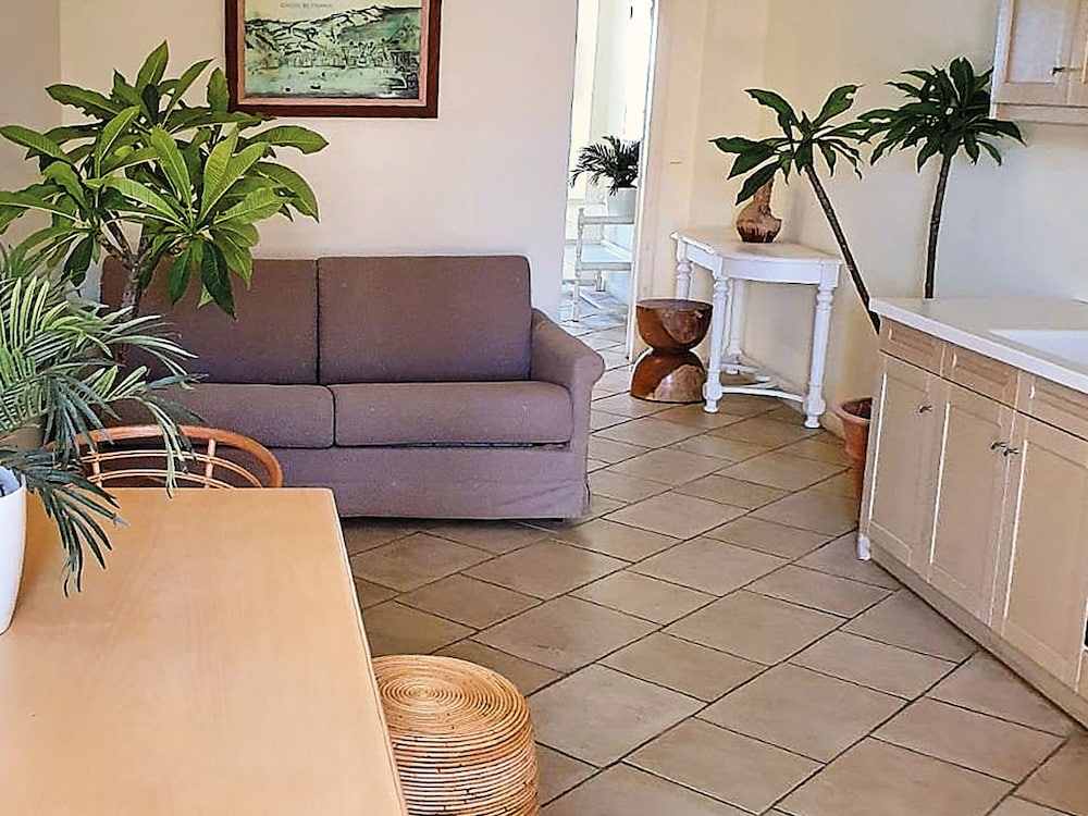 Grecotel Plaza Beach House 8/48