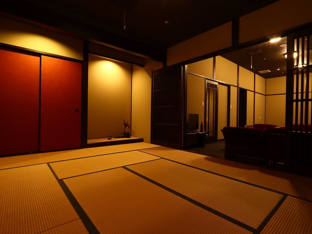 Karasawa Inn 37/63
