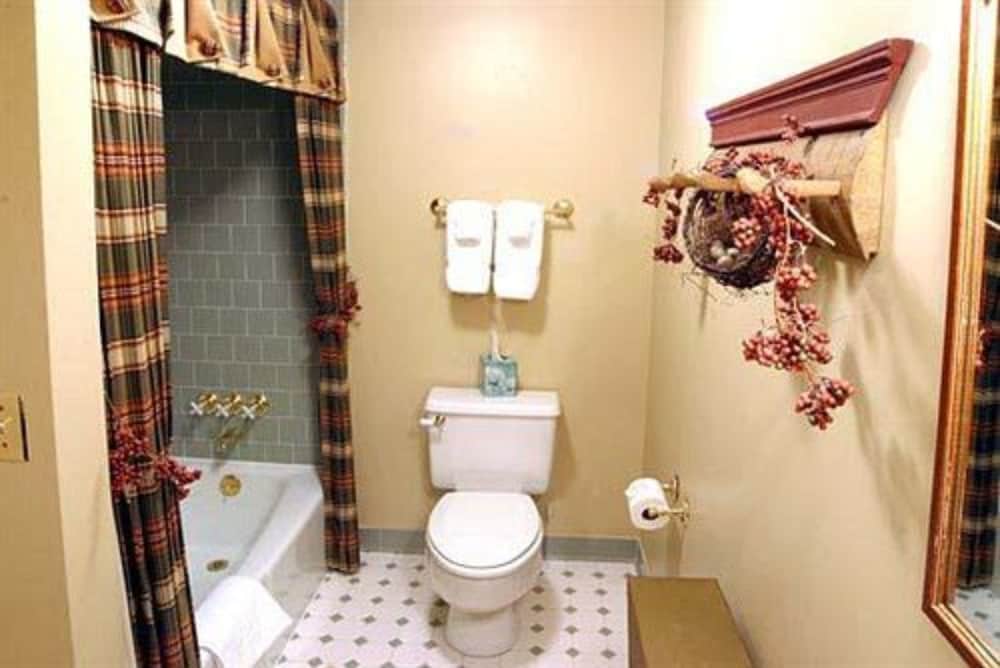 The Wayside Inn Bed Breakfast 44/50
