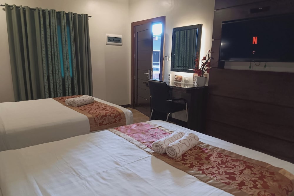 CONDO, SUITE, TWIN BEDS