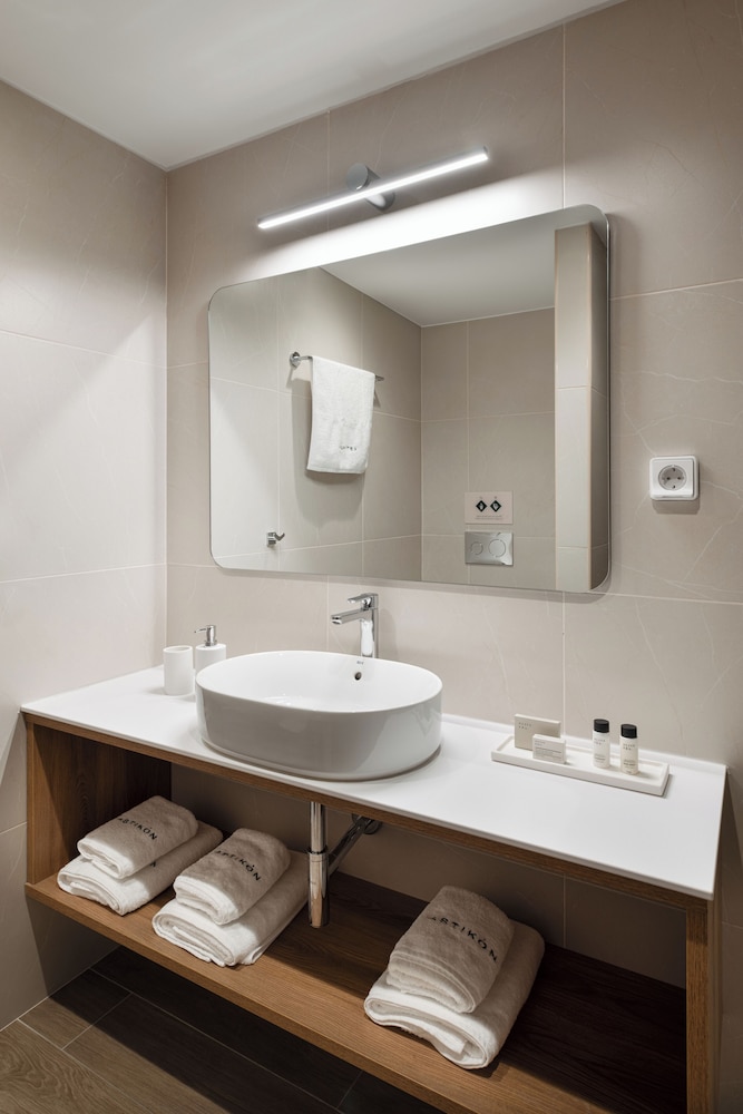 Astikon Xenofontos Suites 47/50