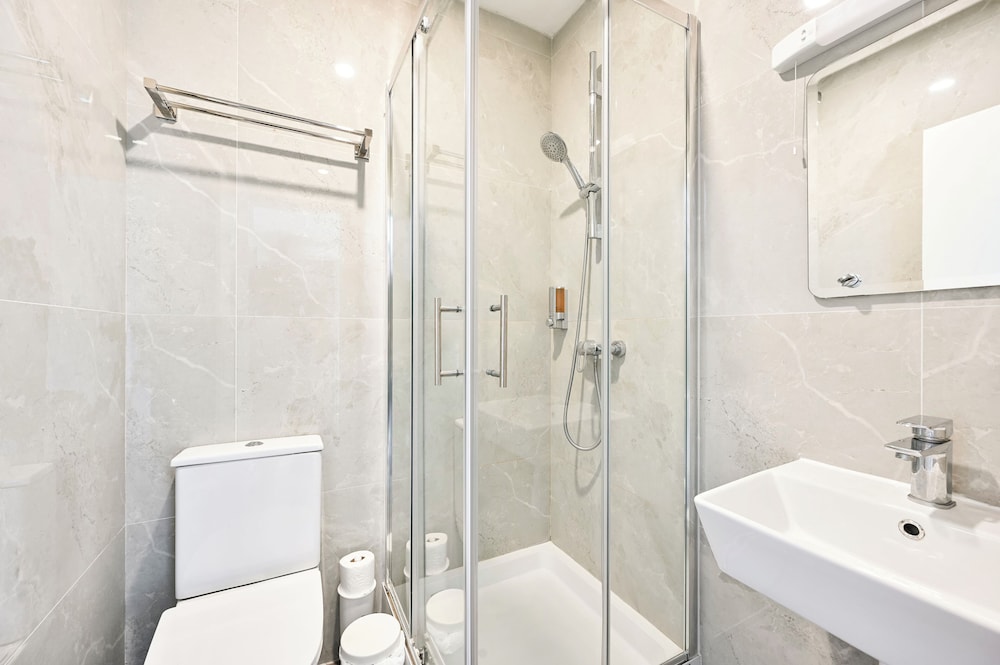 City London Hotel 47/50