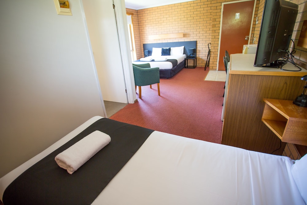 Blue Whale Motor Inn and Apartments 22/55