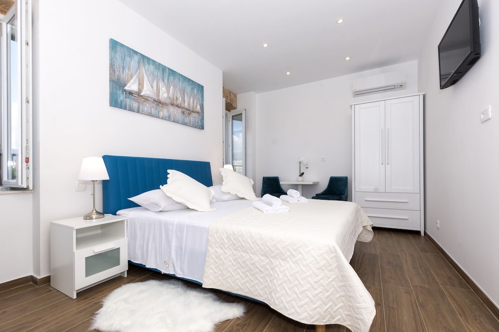 Peruzovic Rooms Apartments 16/70