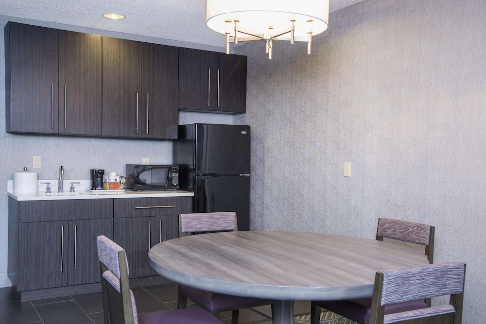 Hampton Inn Midland Mi 17/41