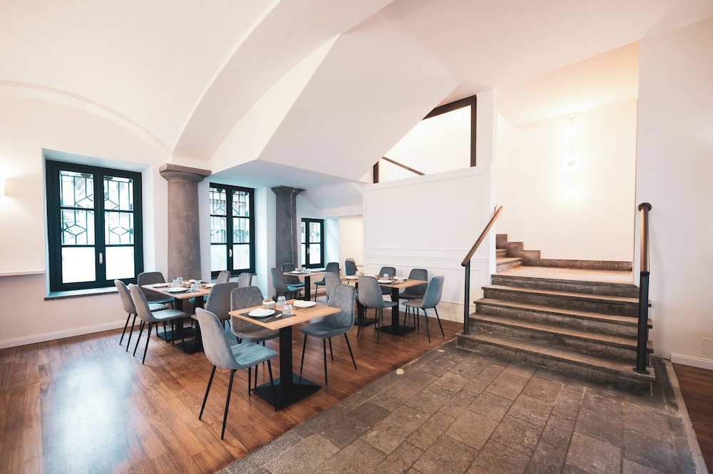 Carlo Felice Boutique Hotel 30/39