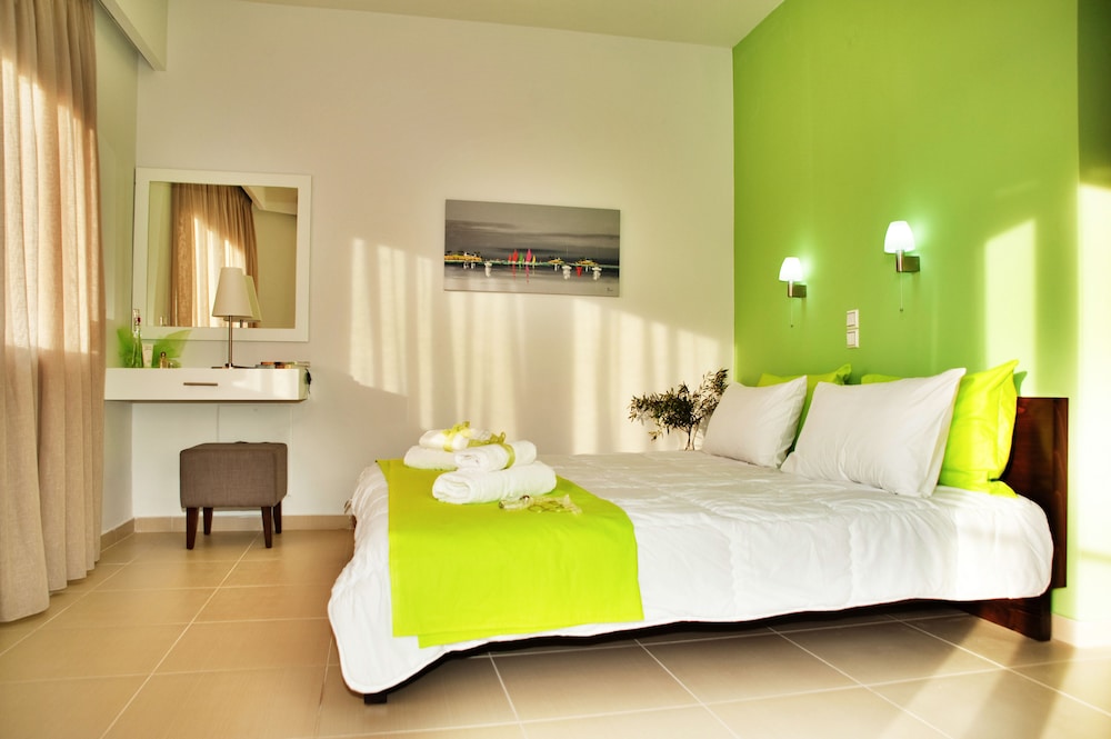 2 BEDROOMS, MAISONETTE, SUITE