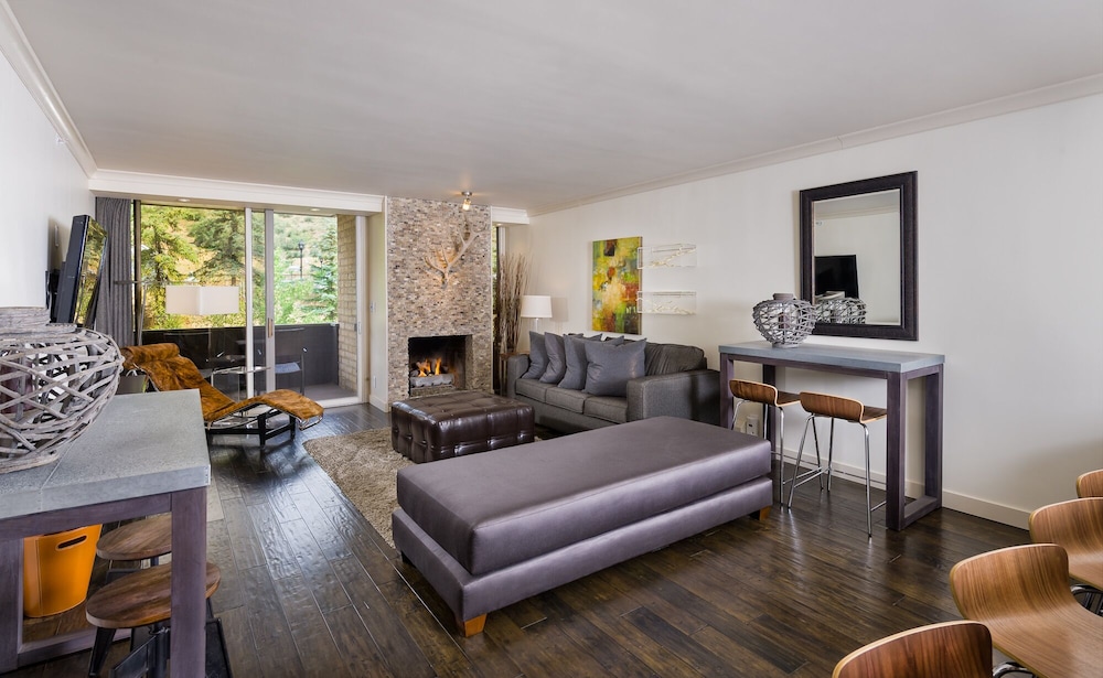 CONDO, KING BED, VALLEY VIEW, SOFA