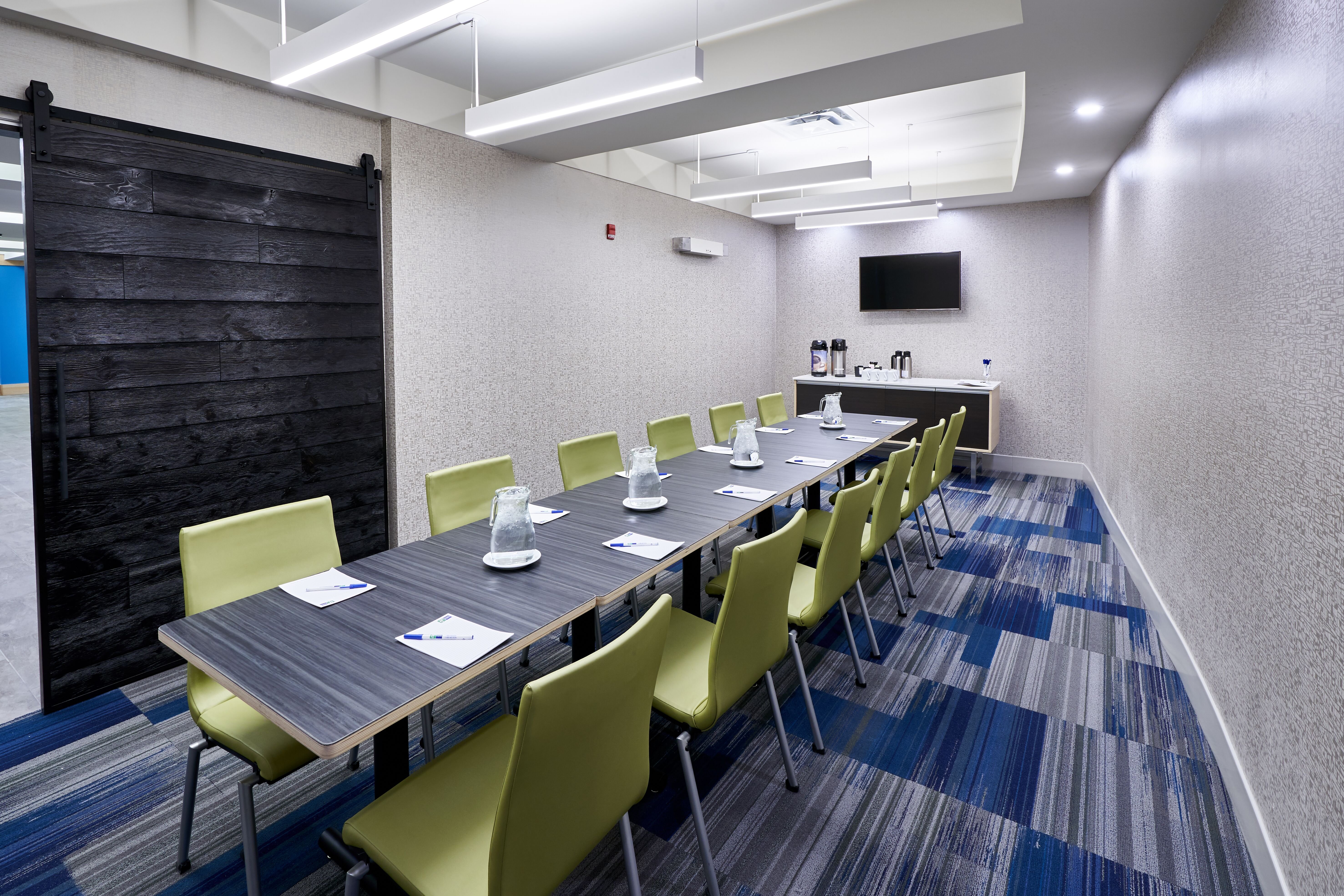 Holiday Inn Express Suites Dieppe Airport 57/63