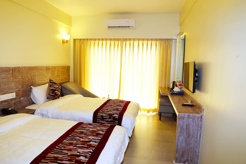 DELUXE, TWIN BEDS, BALCONY