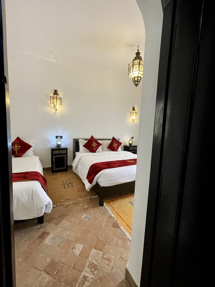 غرفة عائلية بسرير كوين وسريرين منفصلين بإطلالة على الفناء بغرفة نوم واحدة، Riad Dar Foundouk & Spa 10/10