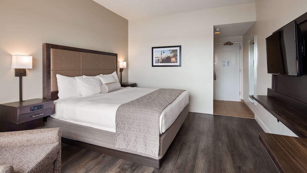 Best Western Plus Coastline Inn 7/26