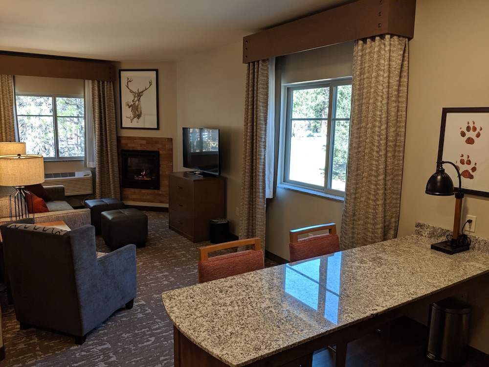 GrandStay Hotel & Suites Sisters 13/33