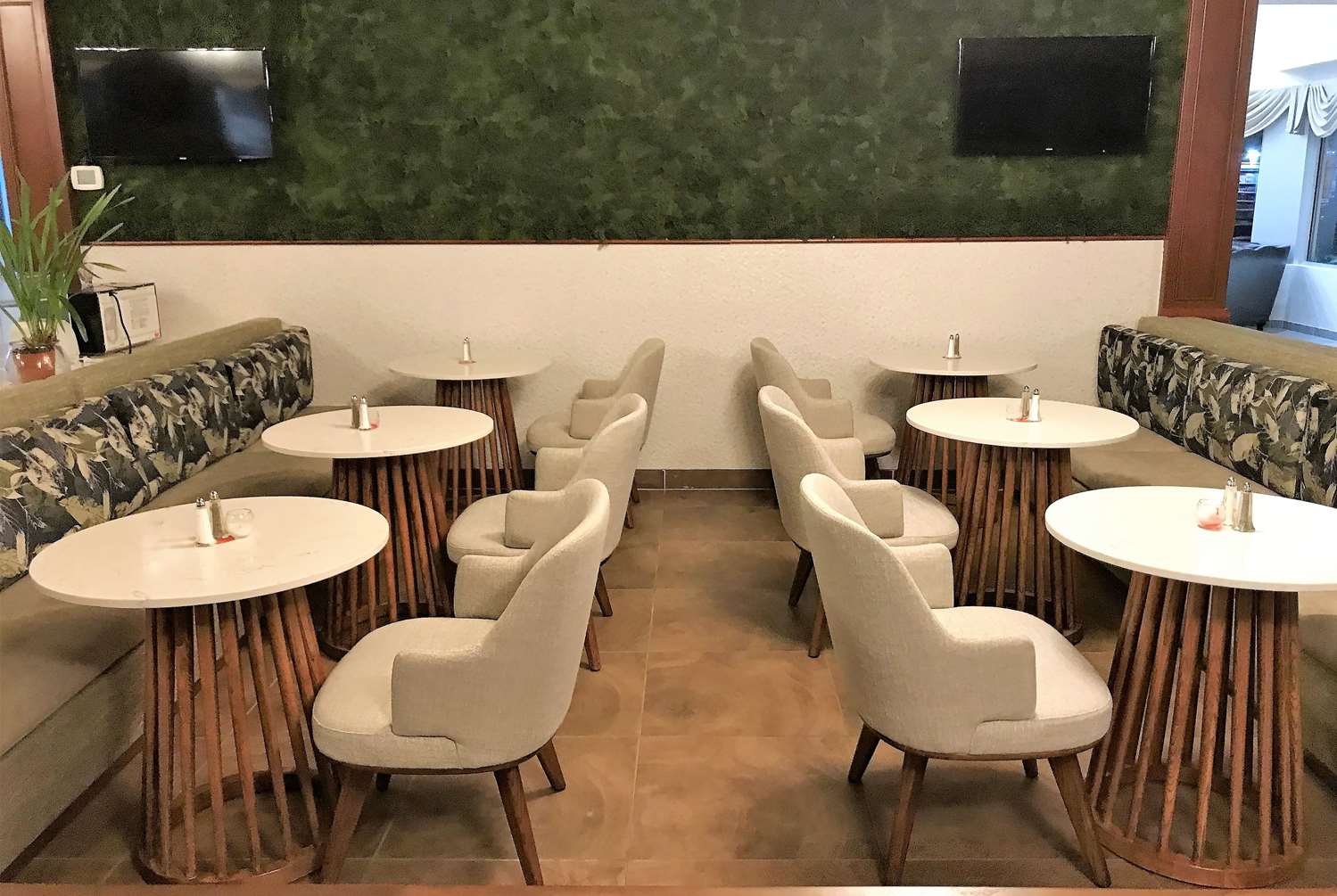 Medallion Inn and Suites 43/46