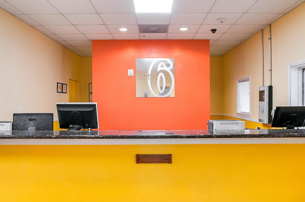 Lobby at Motel6 New Orleans, LA - Near Downtown, NEW ORLEANS - LA