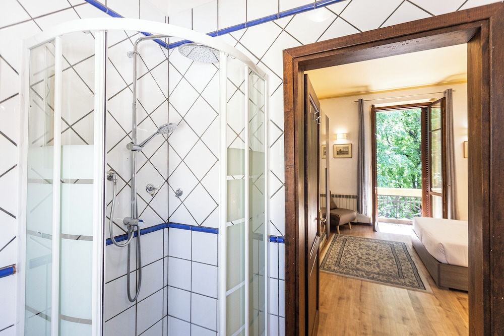 Rental In Rome Rosselli Palace Deluxe 4 Apartment 2/49