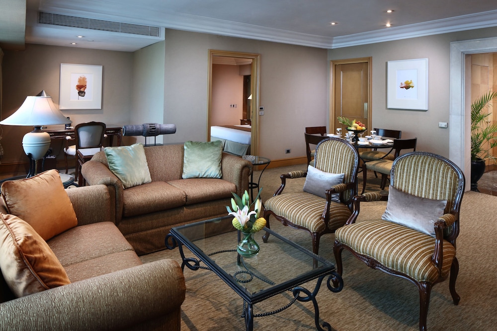 The Heritage Hotel Manila 70/100