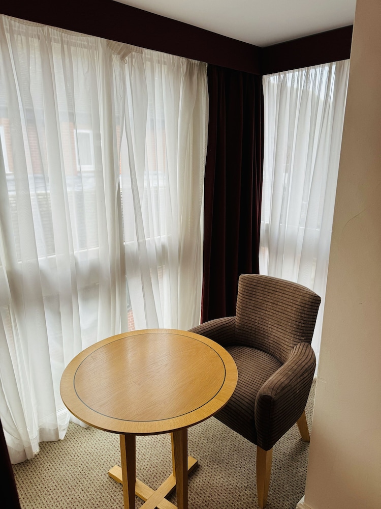 OYO Blaby Westfield Hotel 54/64