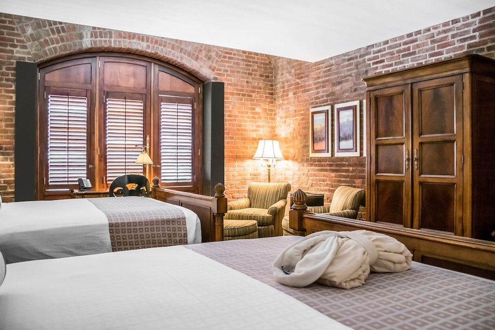 The Inn at Henderson's Wharf, an Ascend Collection Hotel 8/44