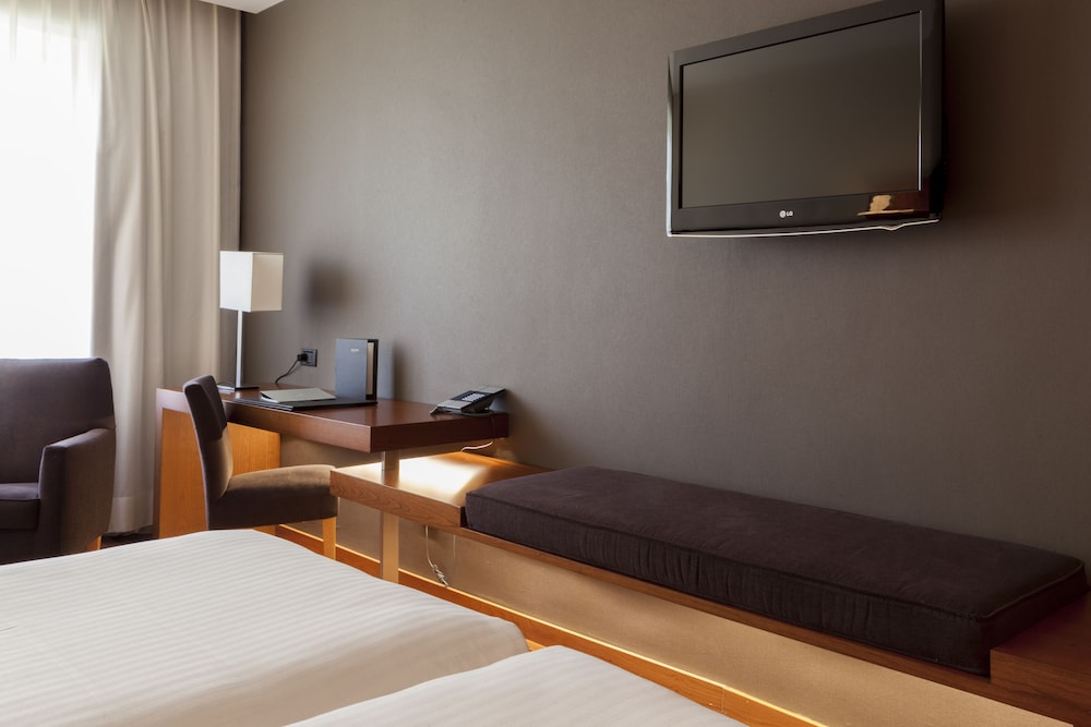 AC Hotel Aitana by Marriott 8/39