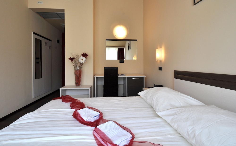 Hotel Fontana 14/65