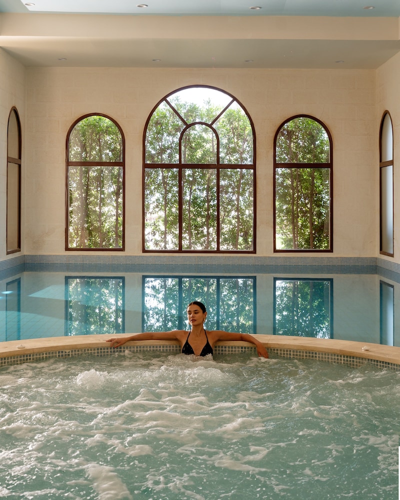 swimming pool spa