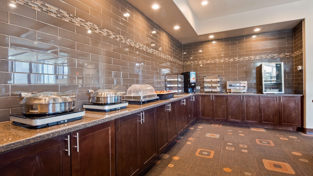 Best Western Pony Soldier Inn & Suites 32/40