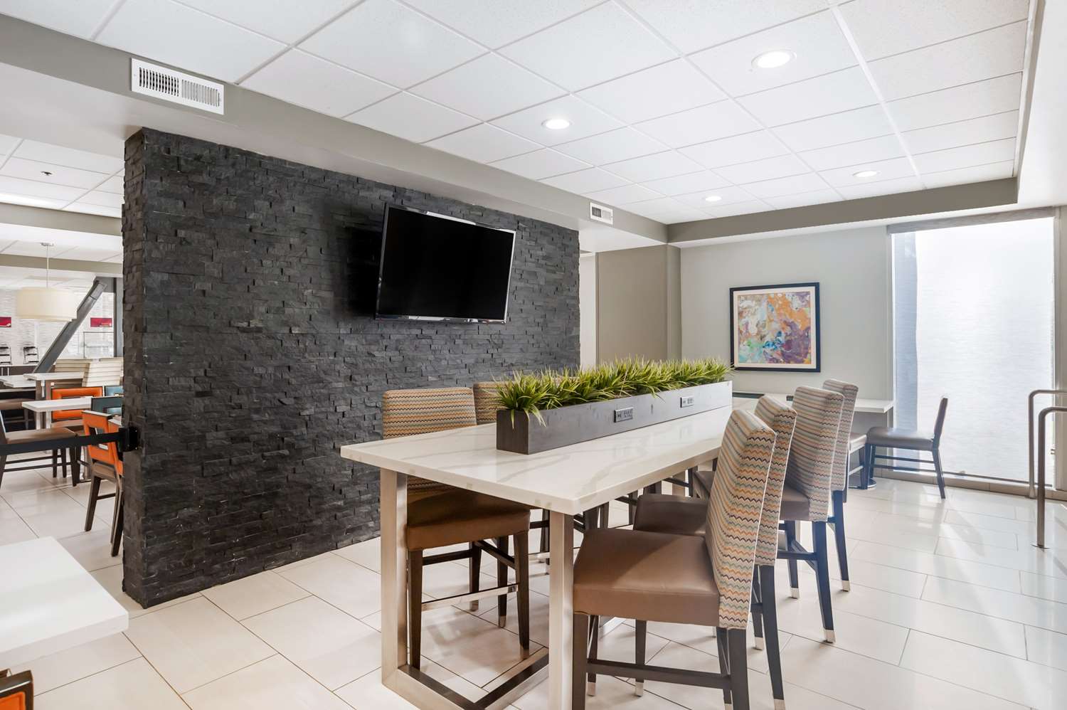 Best Western Plus Commerce Hotel 13/19