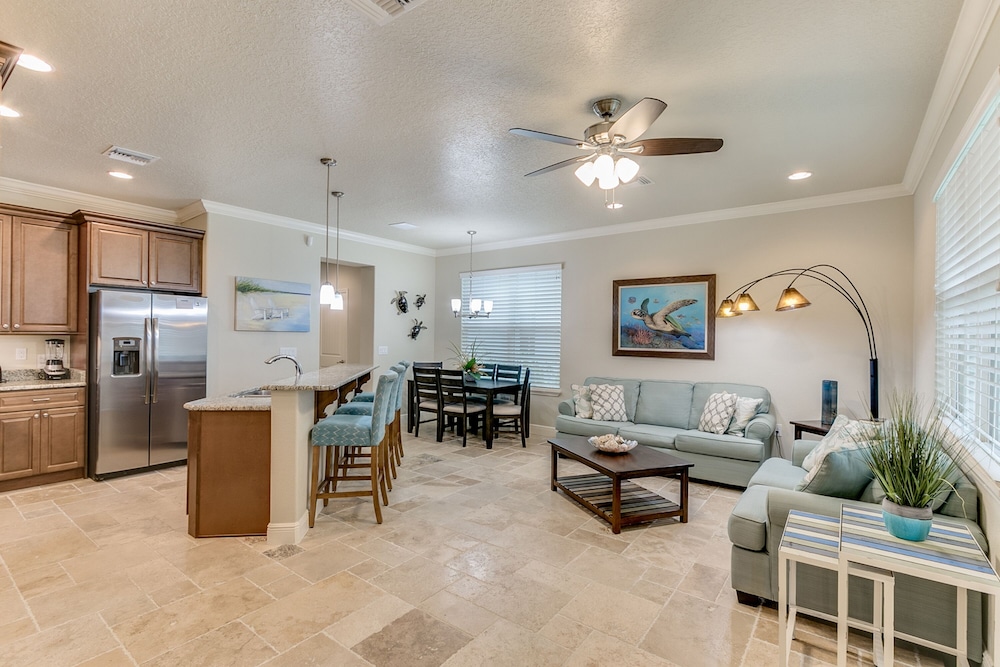Cape Crossing Resort & Marina 40/68