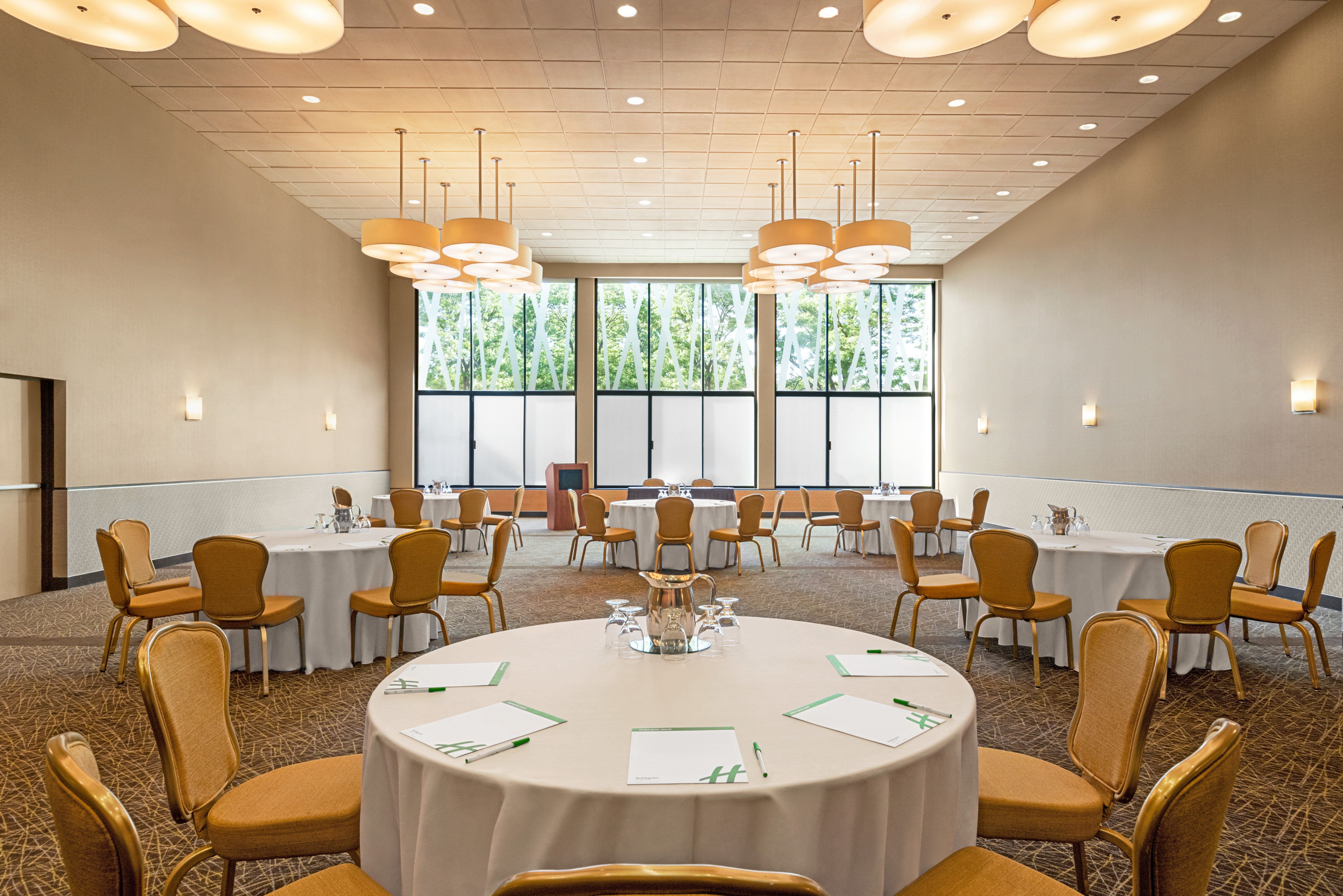 HOLIDAY INN BOSTON BUNKER HILL AREA 47/67