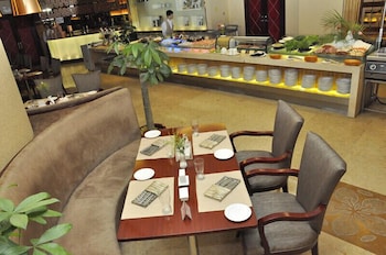 Yuexiu Hotel Guangzhou, Curio Collection by Hilton 23/30