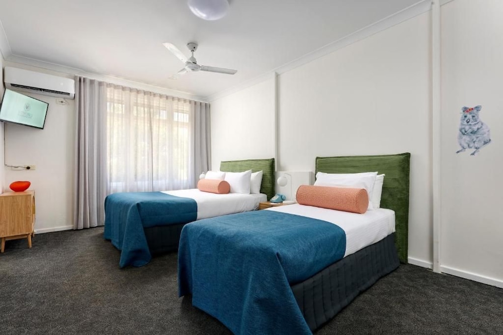 Baileys Parkside Motel by VetroBlu 31/55