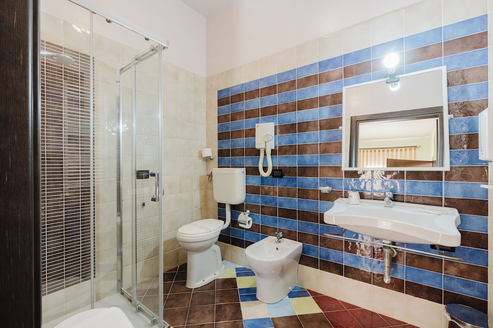 Cerri Hotel 49/49