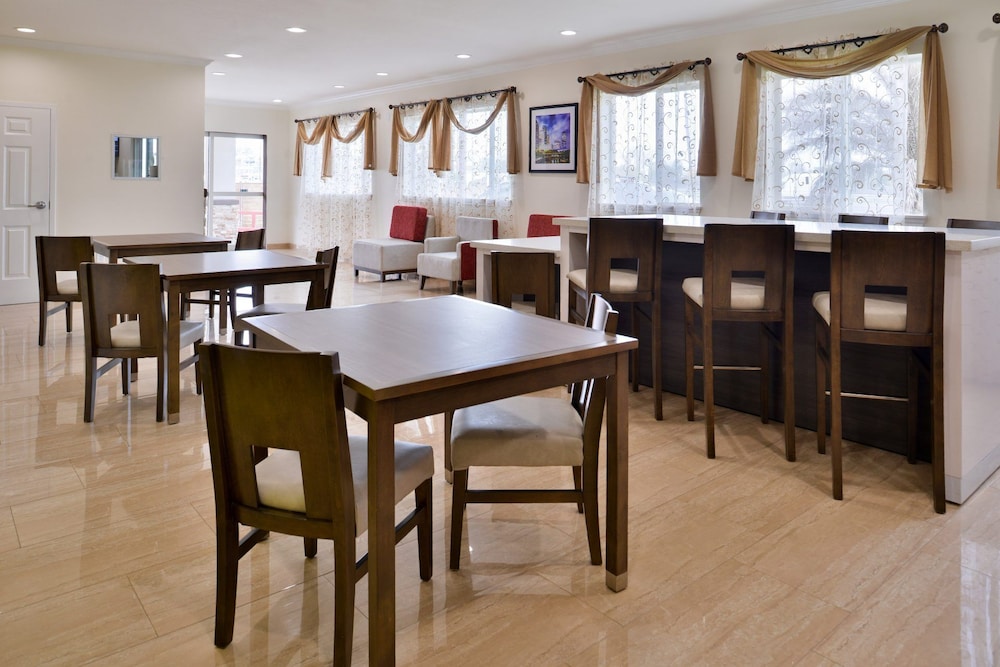 Americas Best Value Inn 38/51