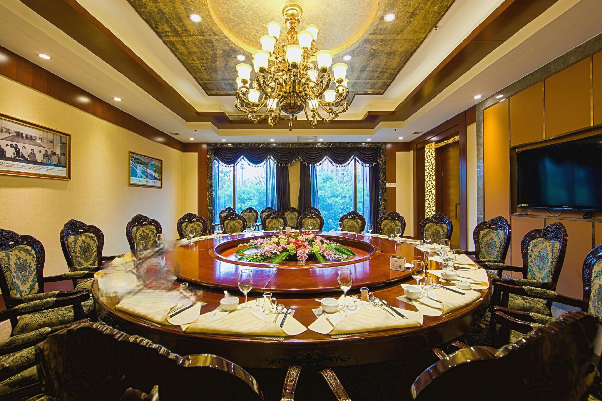 Ccecc Plaza Hotel 24/27