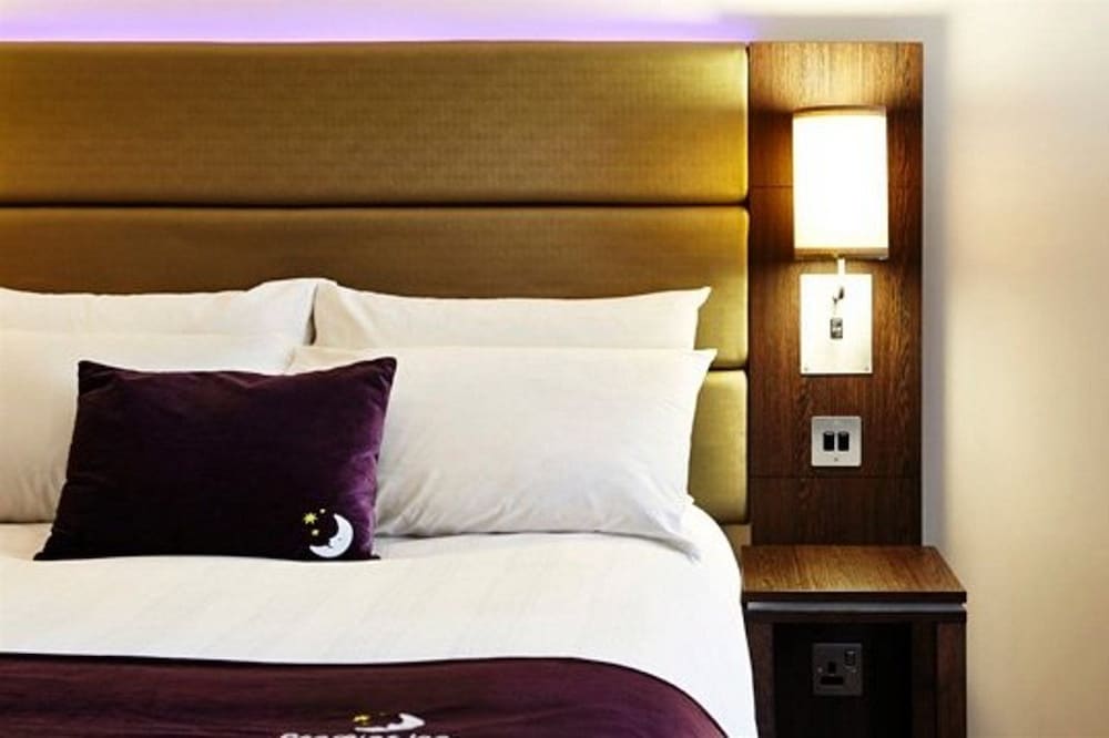 Premier Inn Wirral (Heswall) 19/37
