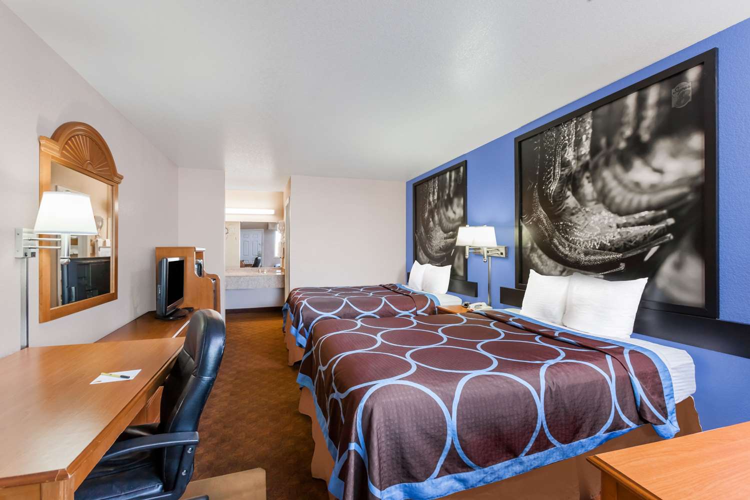 Super 8 by Wyndham Cleburne 6/11