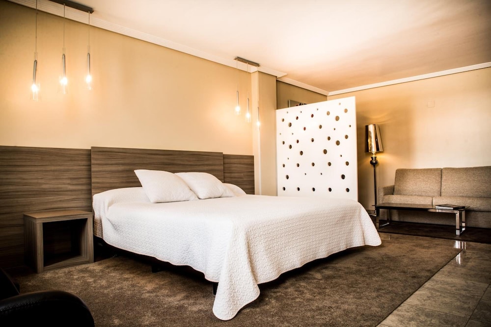 Hotel Triana 6/46