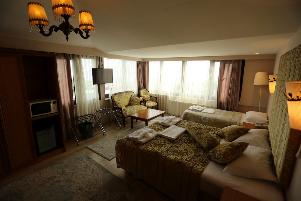 Tashkonak Hotel 56/77