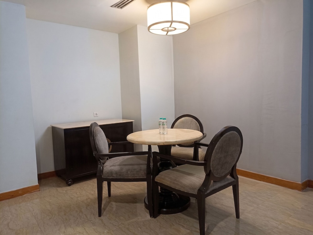 Diradja Hotel 35/50