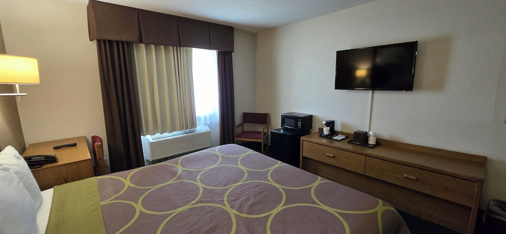 Super 8 By Wyndham Rogers Minnesota 29/42