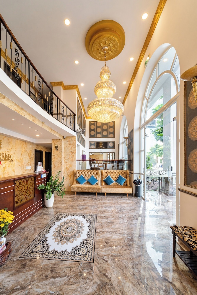 Collection O Emerald Luxury Apartment - Near SECC 12/47