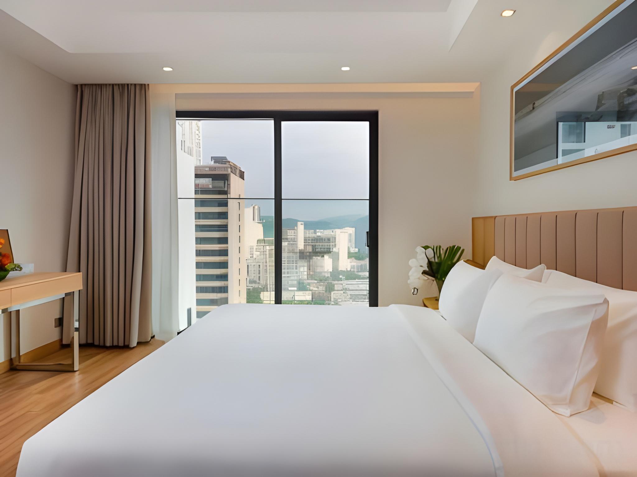 Senior, Double Bed, City View
