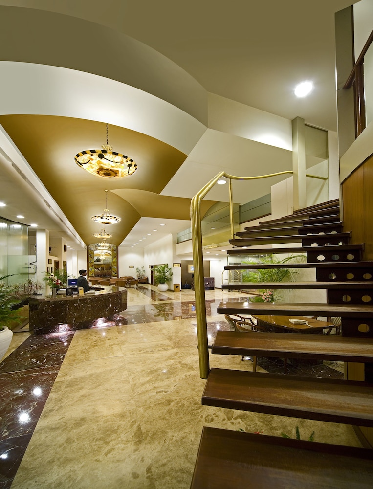 Hotel Aurora Towers 26/29