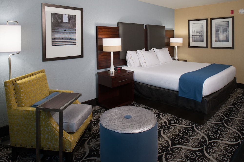 Holiday Inn Express Hotel Suites Kansas City Airport 21/72