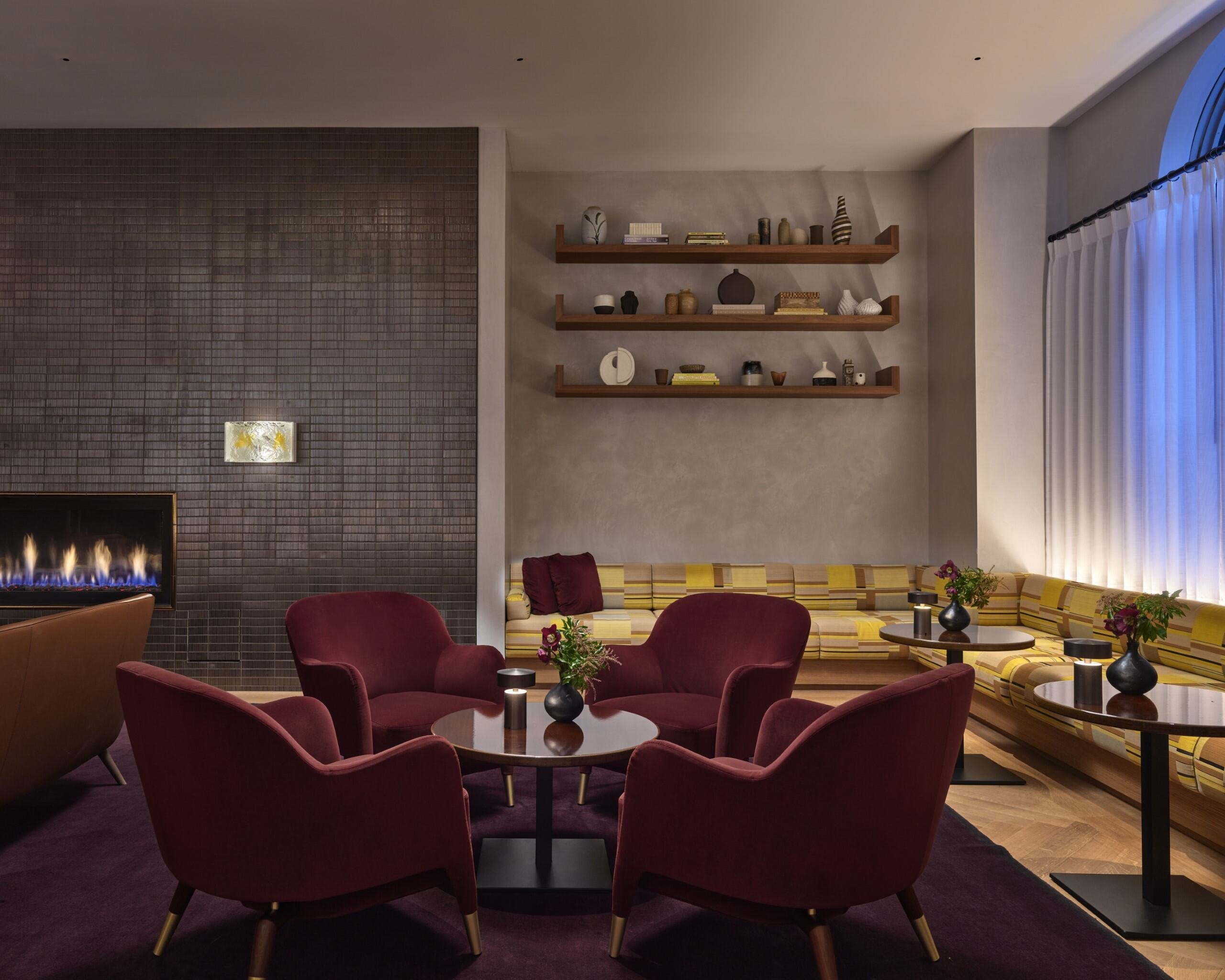 Hotel AKA Back Bay (ex. Loews Boston Hotel) 29/58
