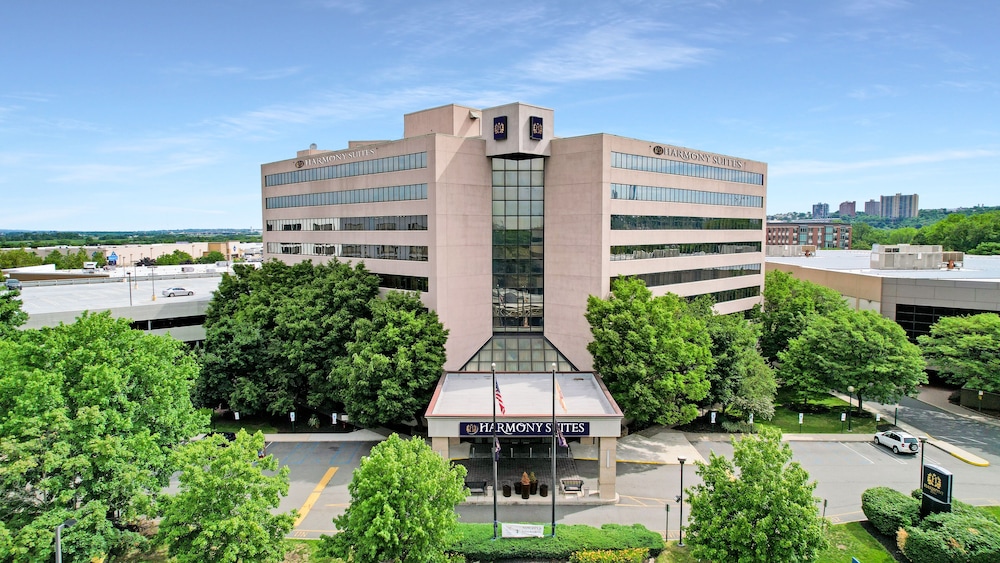 Harmony Suites Secaucus Meadowlands 3/44