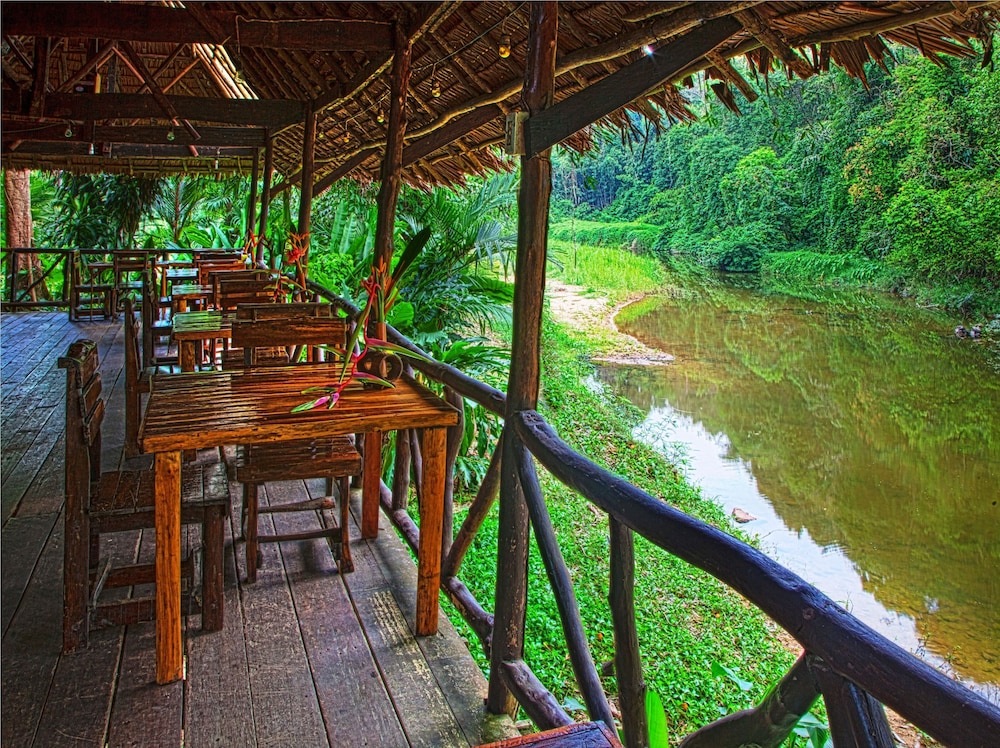 Khao Sok Riverside Cottages 25/50